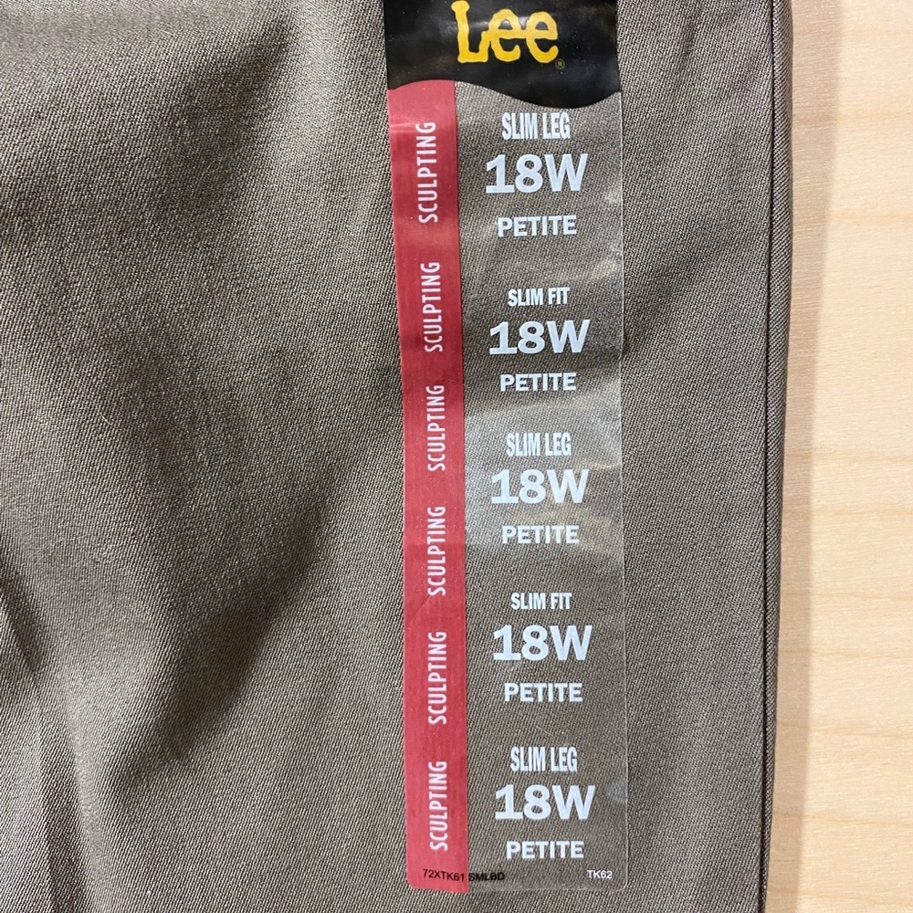 Lee Plus Slim Fit Slim Leg Mis Rise Pants 18W (NQ) - Picture 6 of 11